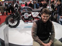 Ich gefrustet bei Guzzi ... für die V7 Cafe Racer bin ich doch zu groß...