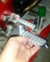 so soll's aussehen. Oben Original Guzzi, unten Buell.