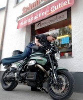 Gell, die ist ganz anders als deine rote Griso? Ja - die Speichenraeder machen's!