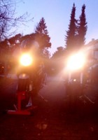 7.Vgl.jpg (202.34 KiB) 8463 mal betrachtet Rechts: neue Gluehbirne + neue direkte Stromversorgung zum Frontscheinwerfer