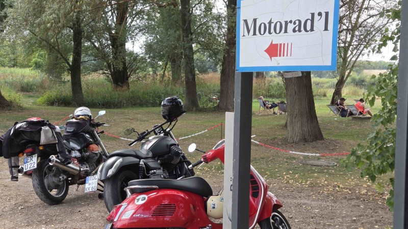 Parkplatz im Schatten